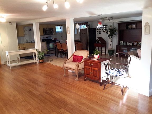 Downstairs apartment
						:
						Kitchen to the left. 800 square foot finished basement.