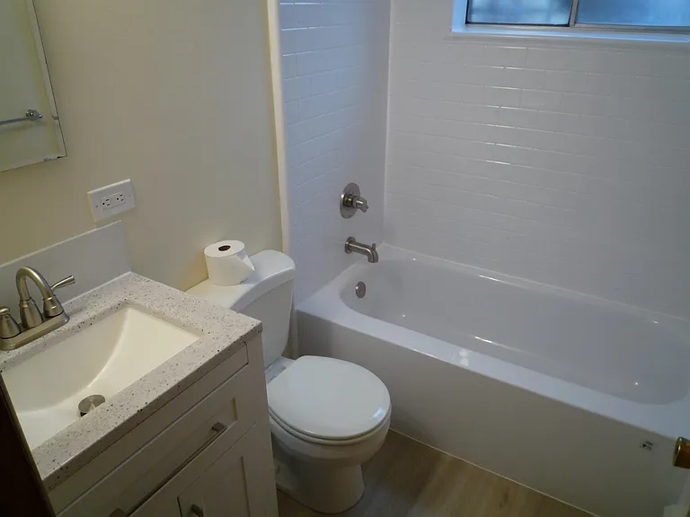 1142 N Fillmore St — Photo 8