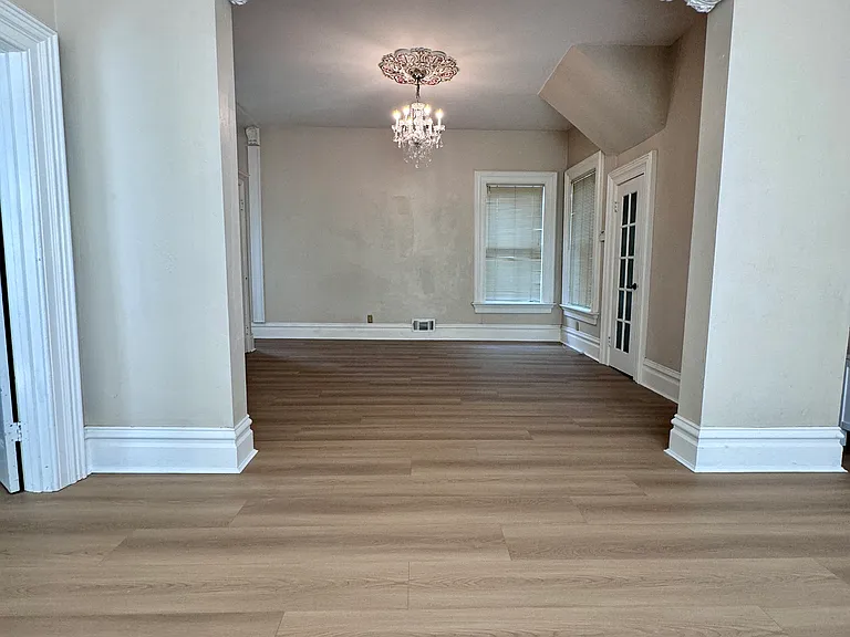 1108 G St #MAIN HOUSE — Photo 8
