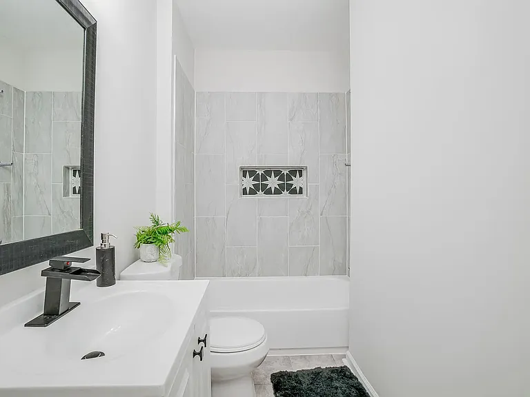 2517 Linden Ave #12 — Photo 4