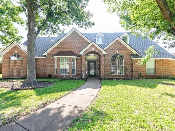 910 Kings Ct, Duncanville, TX 75137