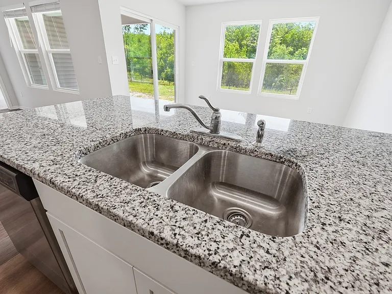 136 Pfitzer Ct — Photo 16