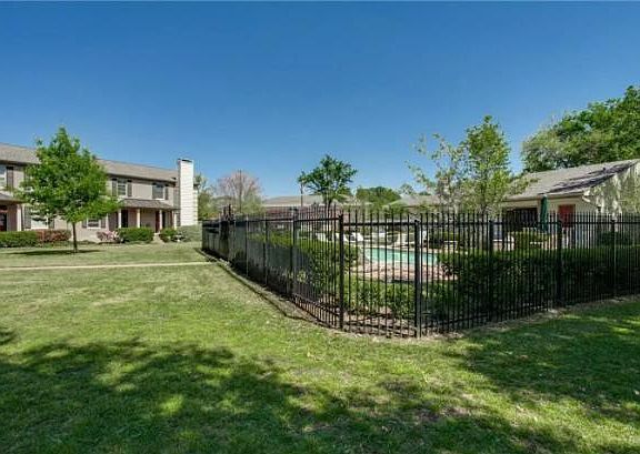 3rd image of 6443 Oriole Dr #6443