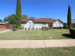 353 El Rio Dr, Mesquite, TX 75150