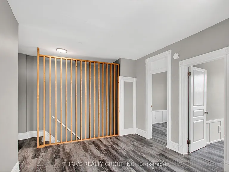 259 Clarence St — Photo 7