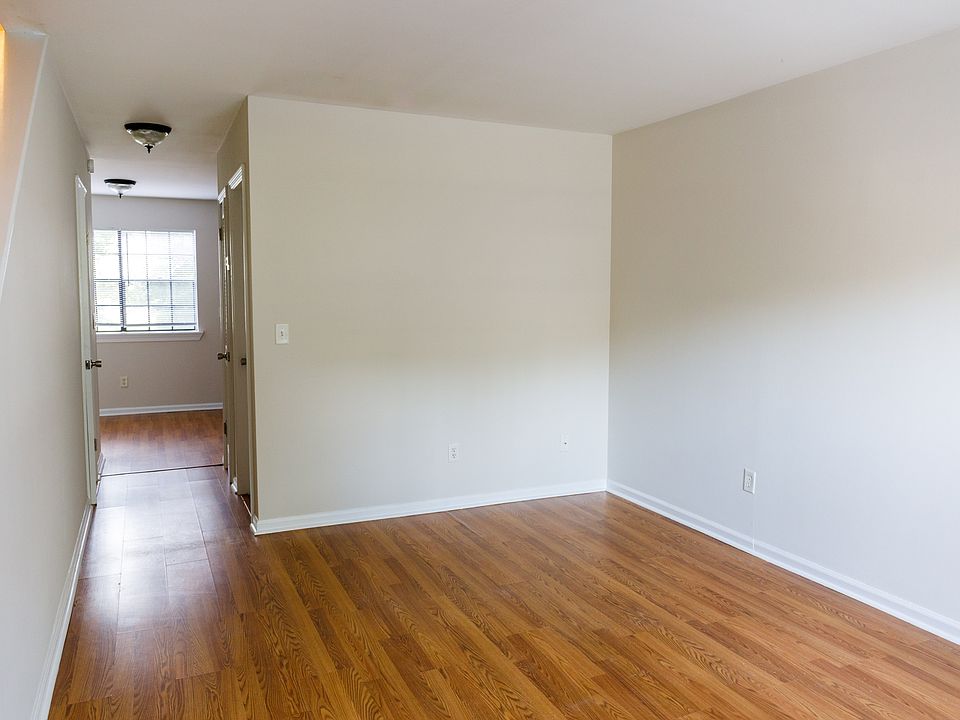 1st image of 34 Crosscreek Dr APT C