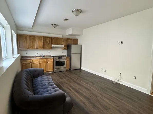 183 Brighton St #1, Staten Island, NY 10307