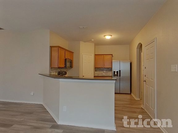 5th image of 10912 Dillon St