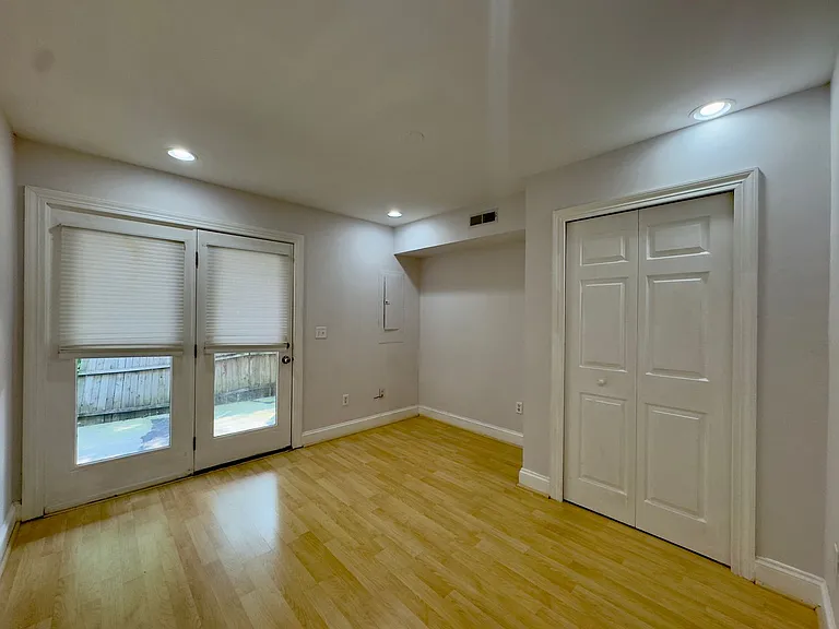 701 S Rose St — Photo 6