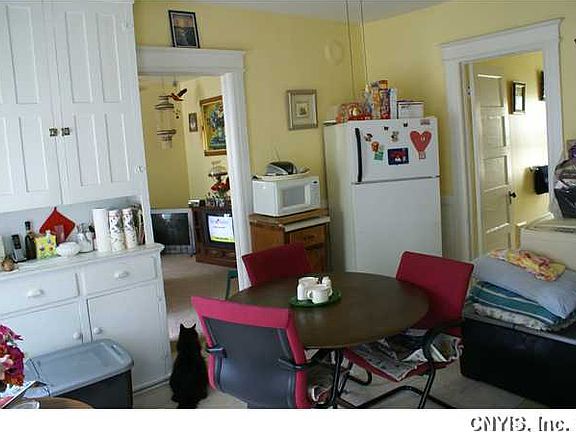 4th image of 136 Lilac St #38