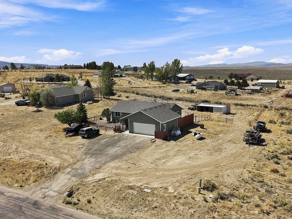 1st image of 941 Oakmont Dr