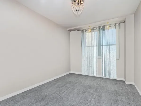 135 Oceana Drive East image 2 of 18