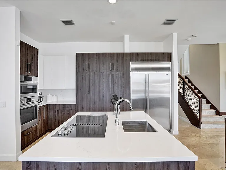 2584 SE 12th St — Photo 19