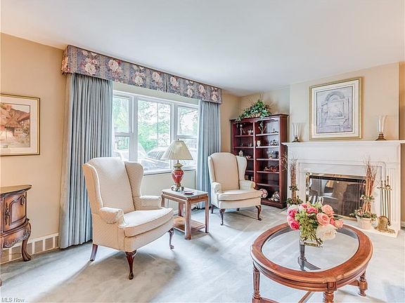 5th image of 222 Kenwick Dr