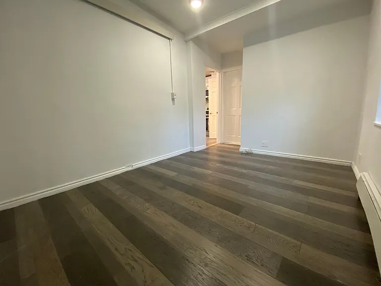 335 Hudson Ave — Photo 5