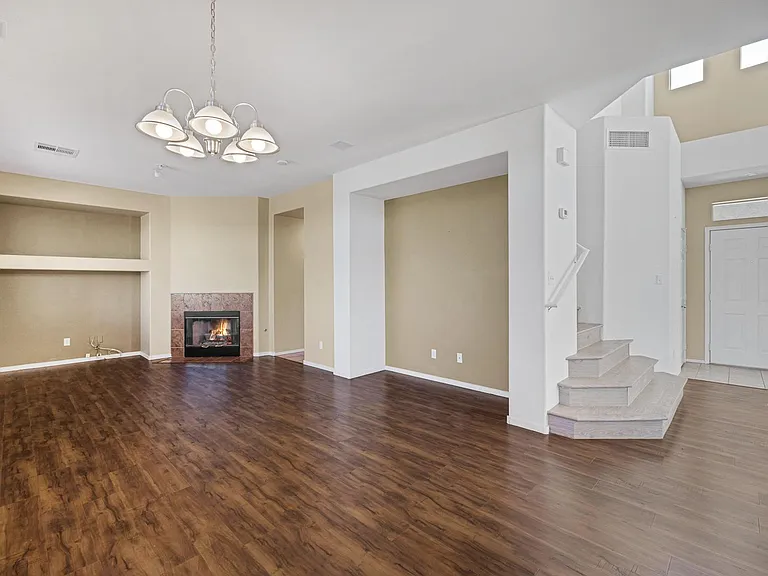1812 Remembrance Hill St — Photo 14