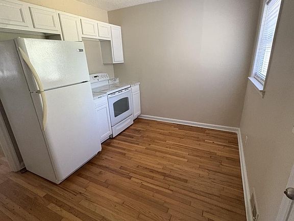 3rd image of 4319 Wilmot Ave