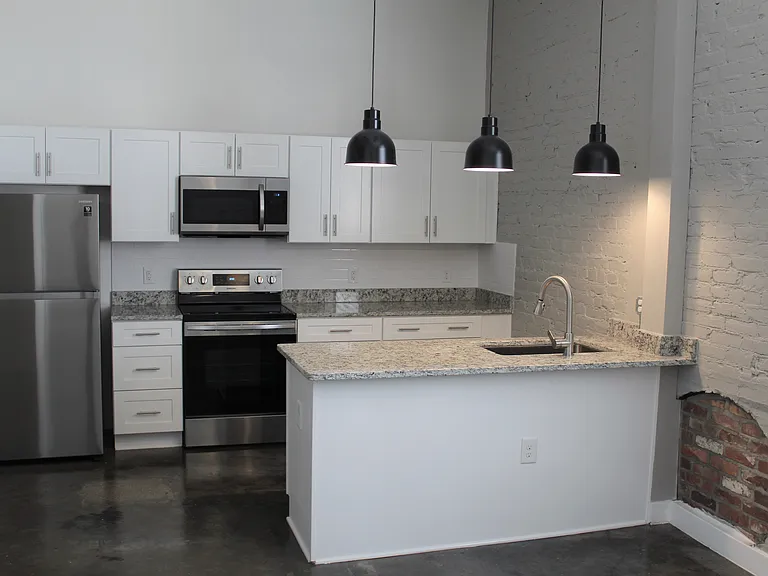 410 Wellons St #204 — Photo 7