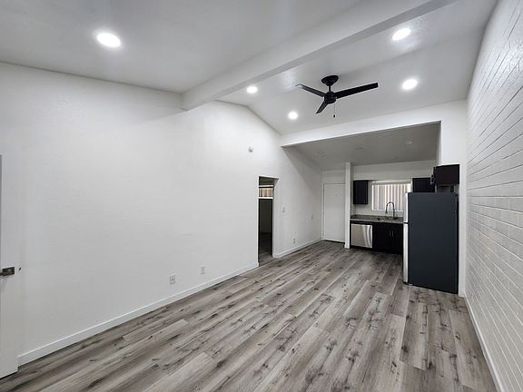 4th image of 211 S 13th St APT 4