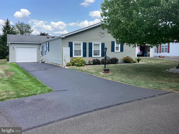 305 Blackberry Cir, New Hope, PA 18938