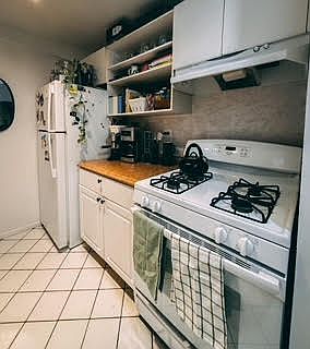 4th image of 300 8th St APT 4C