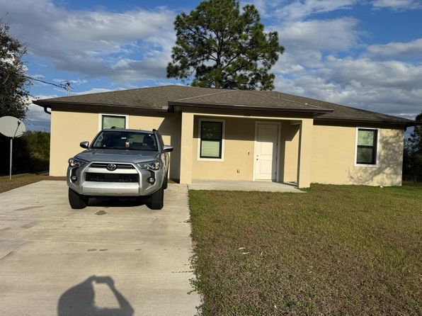 5037 N Dogwood Cir