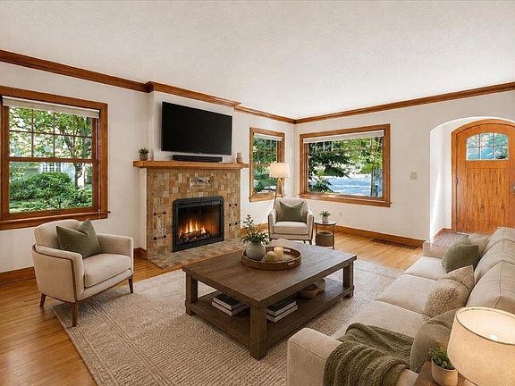 2nd image of 604 W 24th Ave