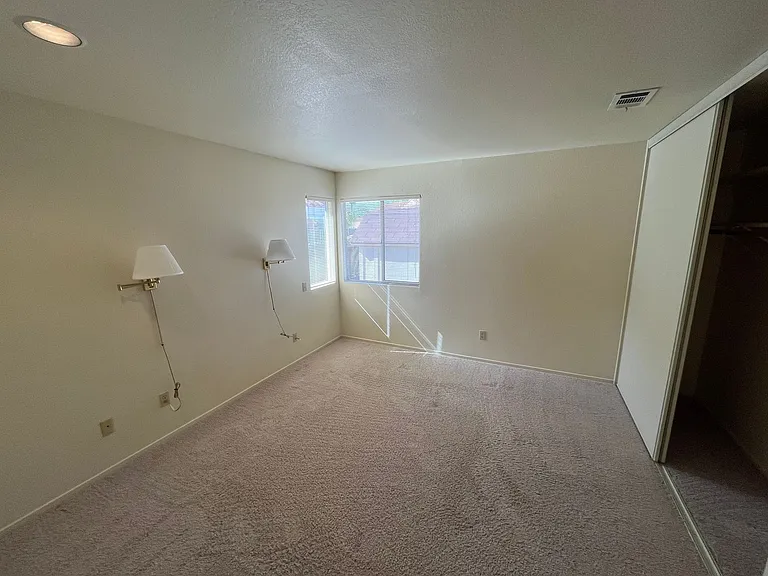 1453 Woodmere Rd — Photo 7