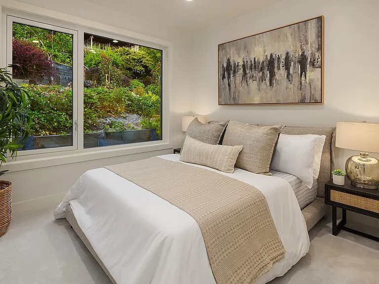 8243 W Mercer Way — Photo 34