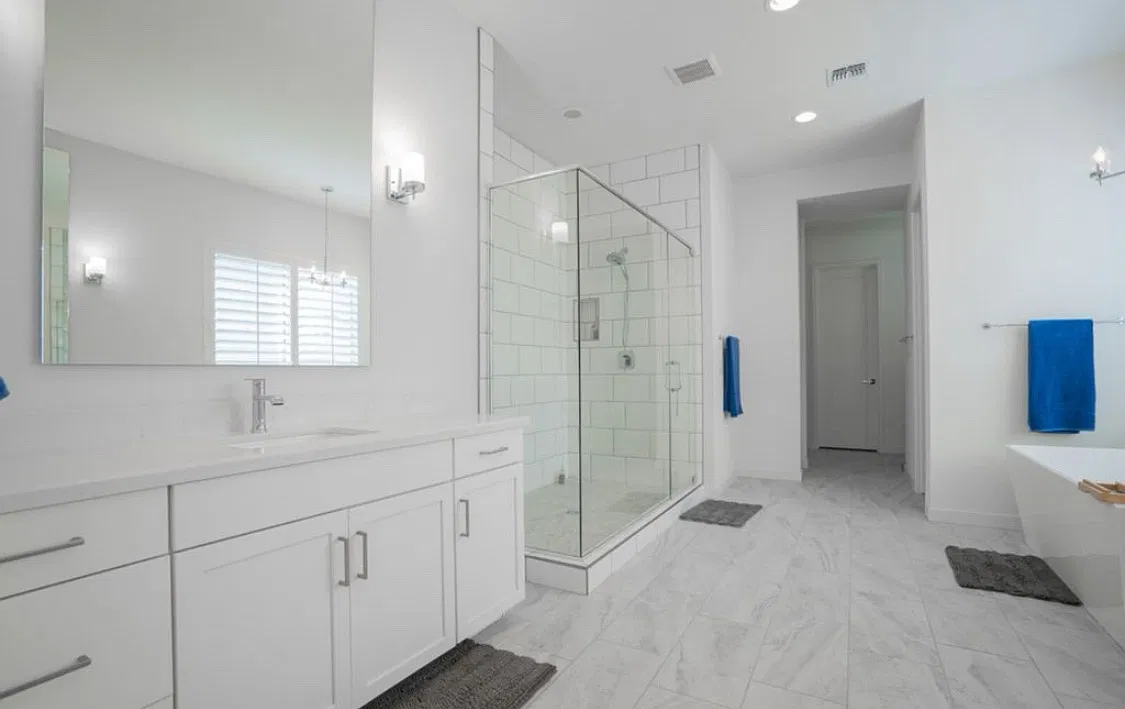 3418 E Valencia Dr — Photo 4