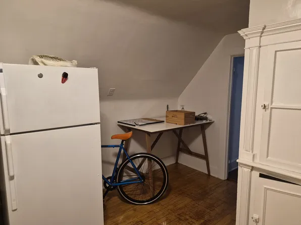 (undisclosed Address), Milwaukee, WI 53212