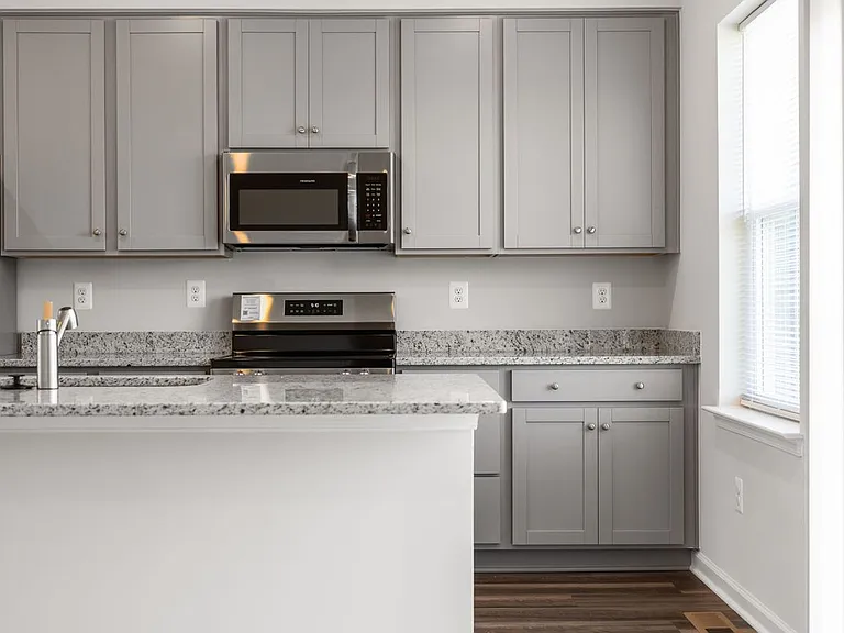 105 Milburn Dr — Photo 8