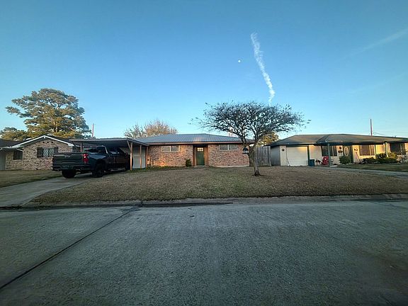 3rd image of 930 Connecticut St