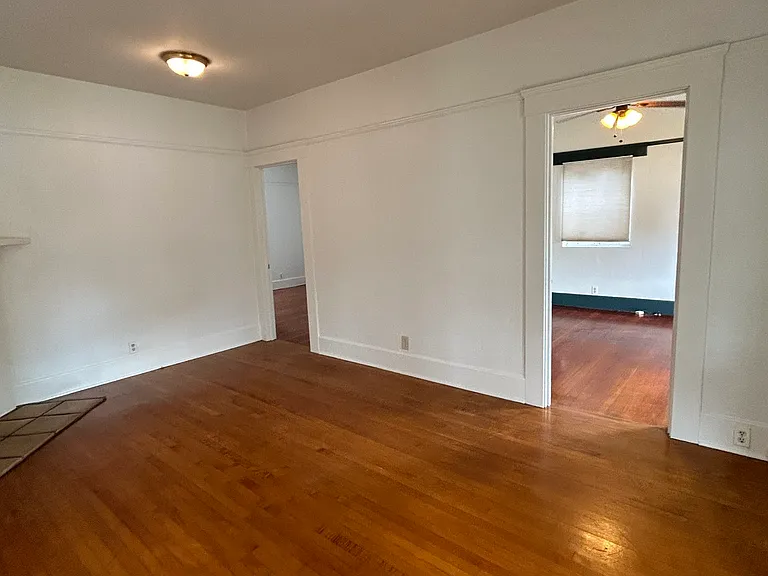 2220 Rosecrans St — Photo 11