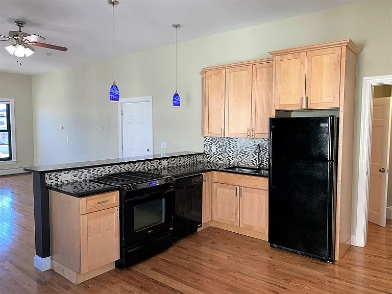 67 Danforth St #2 — Photo 4