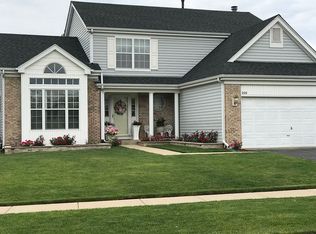 220 E Harvard Cir, South Elgin, IL 60177