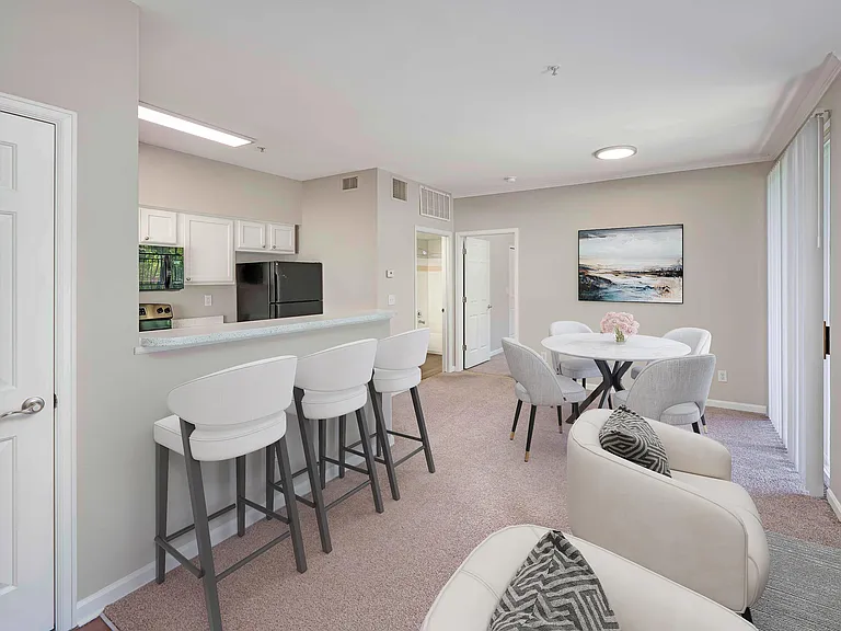 SkyeCrest Apartments — Photo 3