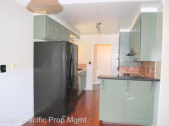 4th image of 951 Palisade Dr