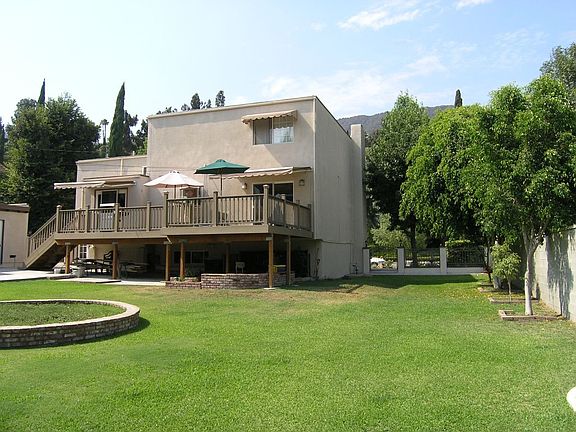 huge 11,865 sqft lot on a quiet cul de sac