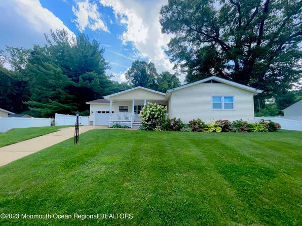 504 Fox Avenue, Belford, NJ 07718