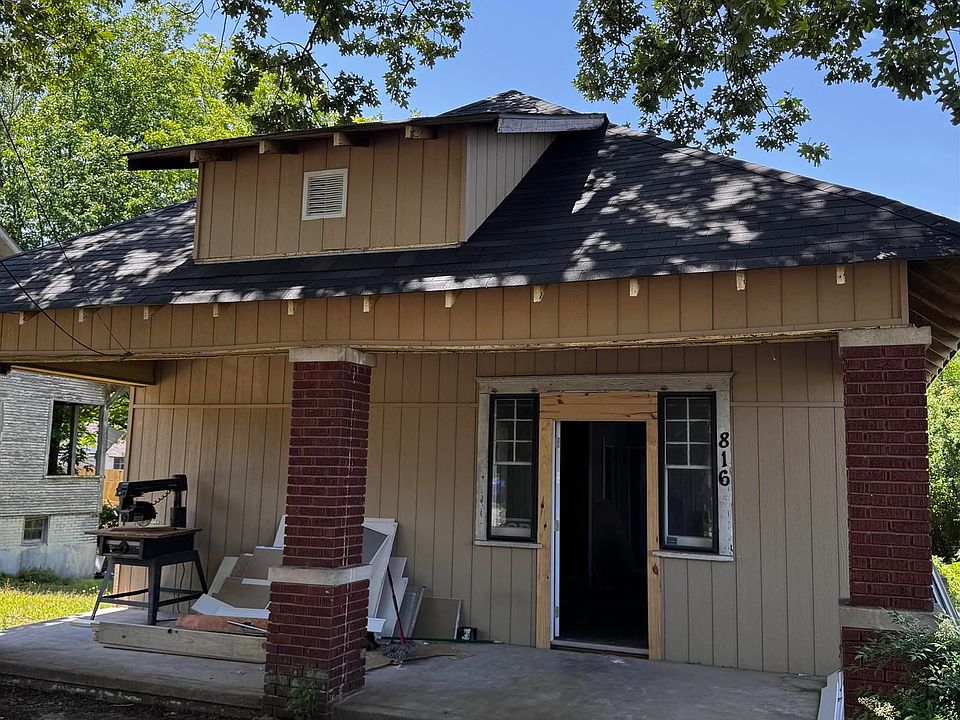 1st image of 816 Dennison St