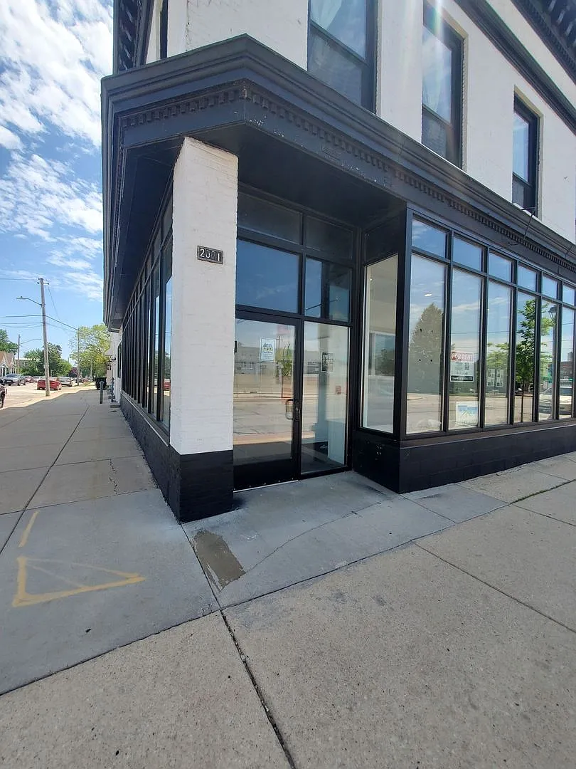 The Berm - 2001 10th Ave (24 Units Luxury Apartments) — Photo 1