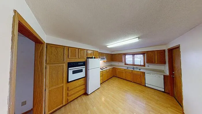 2 bed, 1.0 bath, $899 — Photo 1