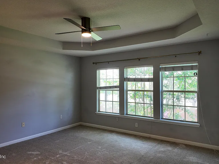 11015 Castlemain Cir E — Photo 19