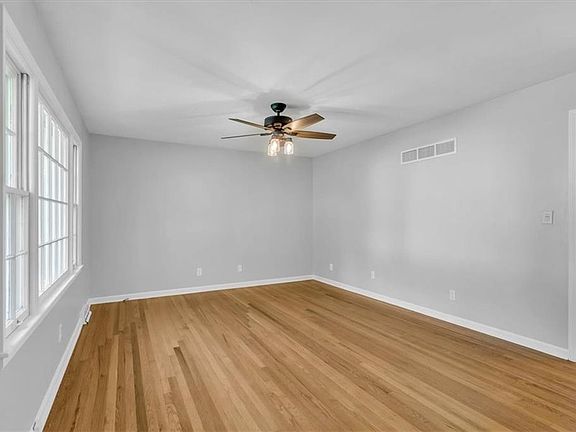 4th image of 8713 Stark Ave