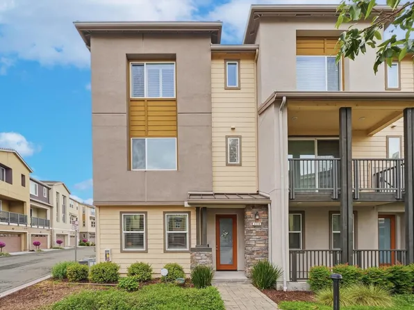 408 Desert Holly St, Milpitas, CA 95035