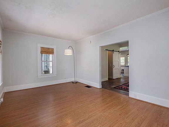 4th image of 726 McCourtie St