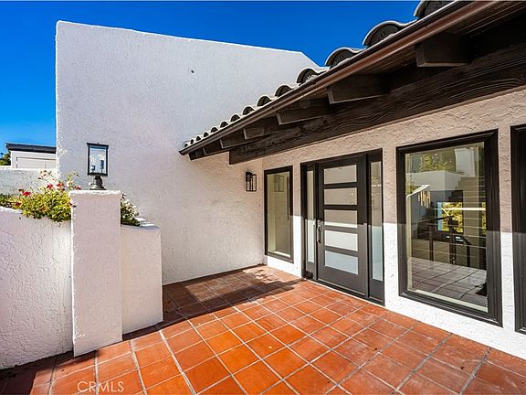 5th image of 5 Yellow Brick Rd