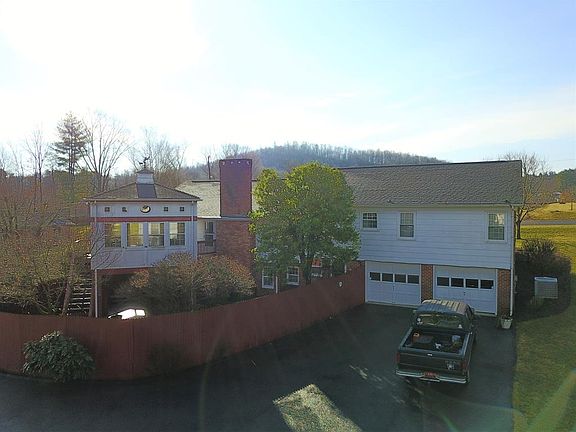 4th image of 200 Cherry St