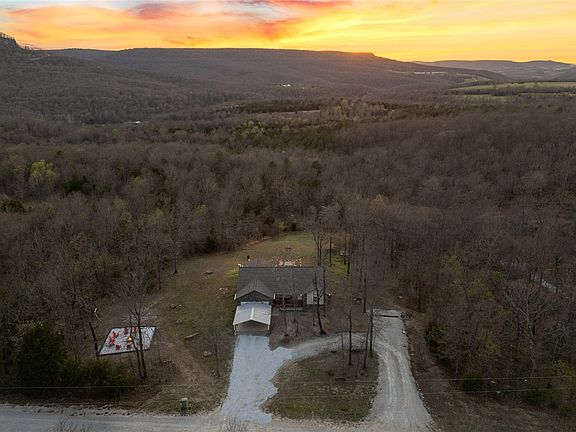 4th image of 4240 Moonbeam Dr